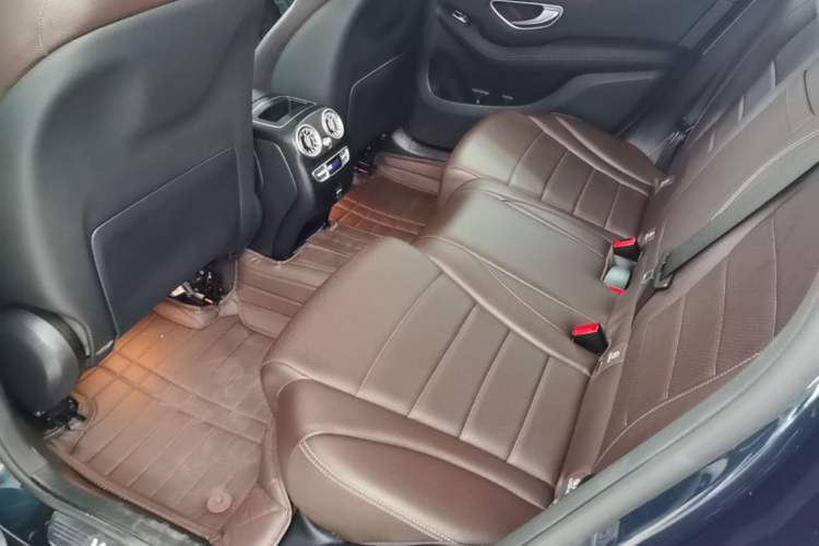 Used Mercedes-Benz GLC 2022 Refreshed GLC 300 L 4MATIC Dynamic Edition Prestige Version Left Rear Seat