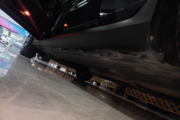 Used Mercedes-Benz GLC 2022 Refreshed GLC 260 L 4MATIC Dynamic Edition Left Side Sill