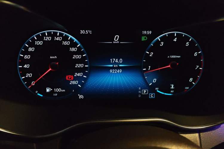 Used Mercedes-Benz GLC 2022 Refreshed GLC 300 L 4MATIC Dynamic Edition Prestige Version Odometer Close Up