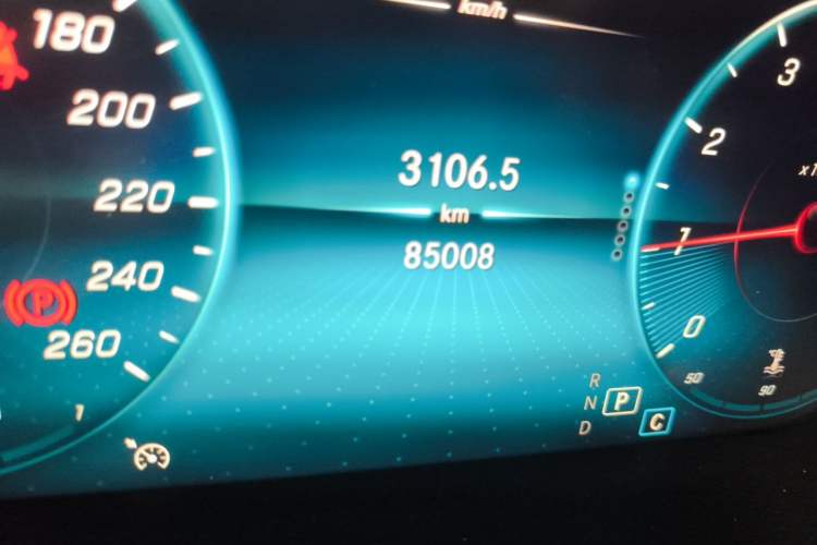 Used Mercedes-Benz GLC 2022 Refreshed GLC 300 L 4MATIC Dynamic Edition Prestige Version Odometer Close Up