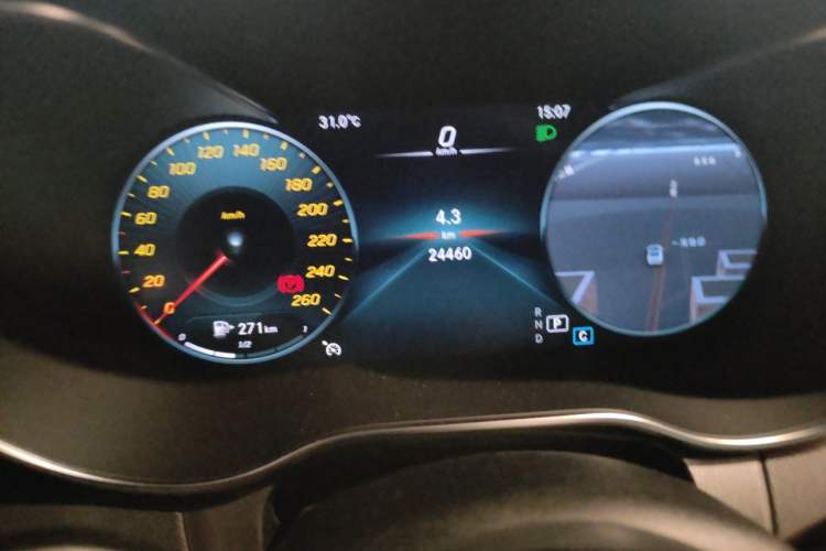 Used Mercedes-Benz GLC 2022 Second Facelift GLC 260 L 4MATIC Luxury Edition Odometer Close Up