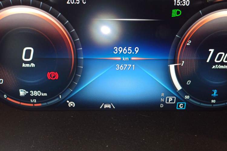 Used Mercedes-Benz GLC 2022 GLC 300 L 4MATIC Dynamic Model Odometer Close Up