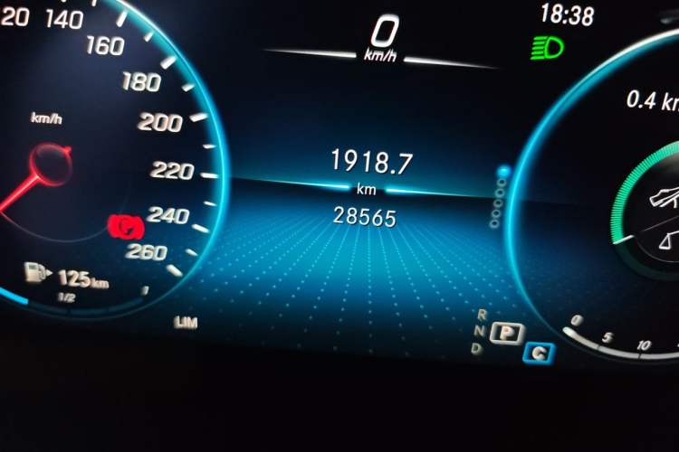 Used Mercedes-Benz GLC 2022 GLC 260 L 4MATIC Luxury Model Odometer Close Up