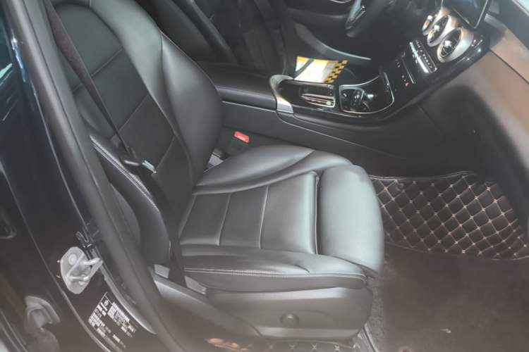 Used Mercedes-Benz GLC 2022 Facelifted GLC 260 L 4MATIC Dynamic Edition Right Front Seat