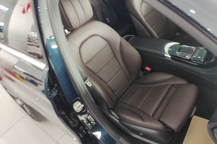 Used Mercedes-Benz GLC 2022 Facelifted GLC 260 L 4MATIC Dynamic Edition Right Front Seat