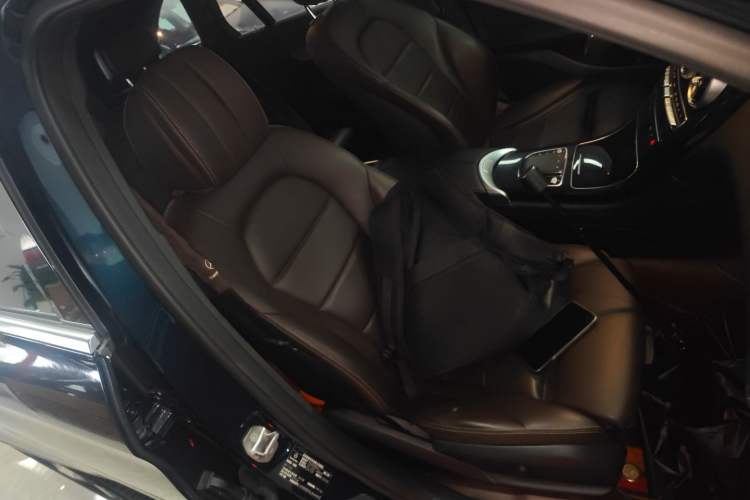 Used Mercedes-Benz GLC 2022 Refreshed GLC 260 L 4MATIC Dynamic Edition Right Front Seat