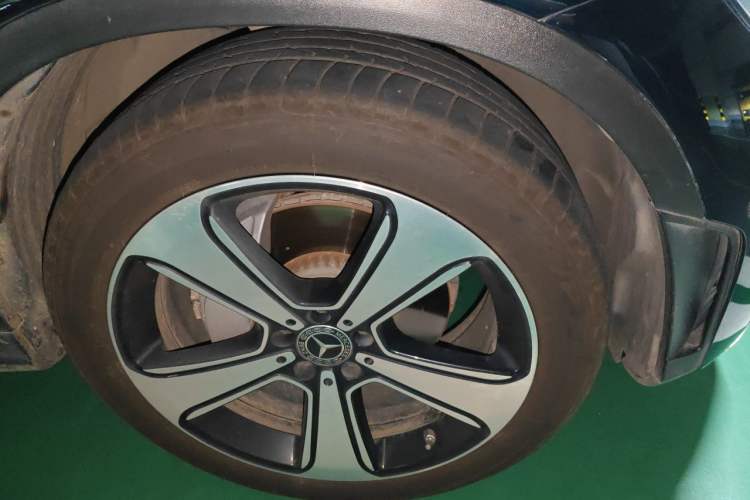 Used Mercedes-Benz GLC 2022 Refreshed GLC 300 L 4MATIC Dynamic Edition Prestige Version Right Front Wheel Hub