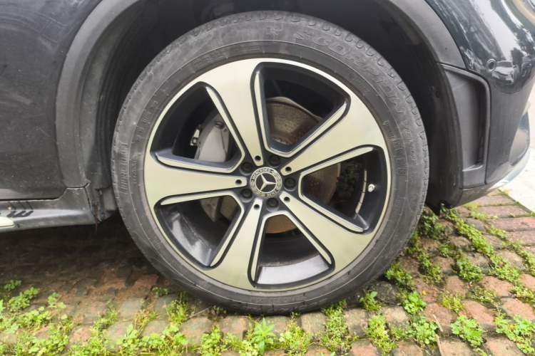 Used Mercedes-Benz GLC 2022 Refreshed GLC 300 L 4MATIC Dynamic Edition Prestige Version Right Front Wheel Hub
