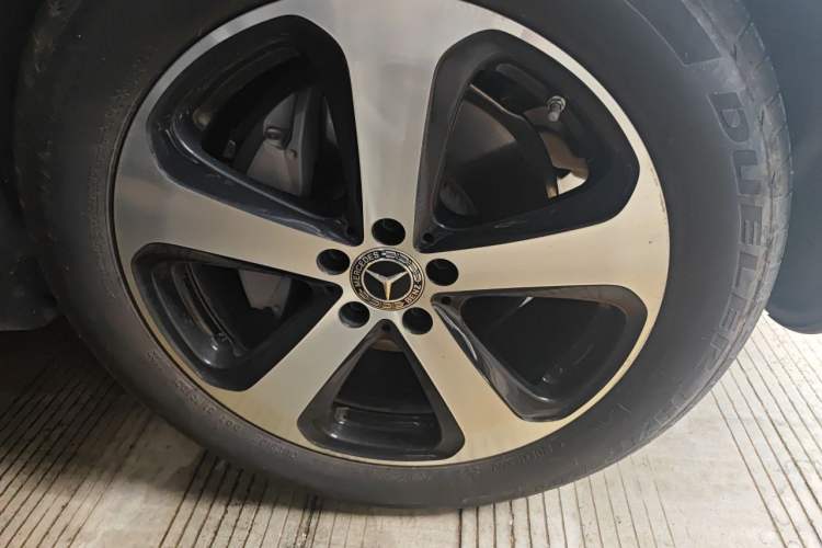 Used Mercedes-Benz GLC 2022 Refreshed GLC 260 L 4MATIC Dynamic Edition Right Front Wheel Hub