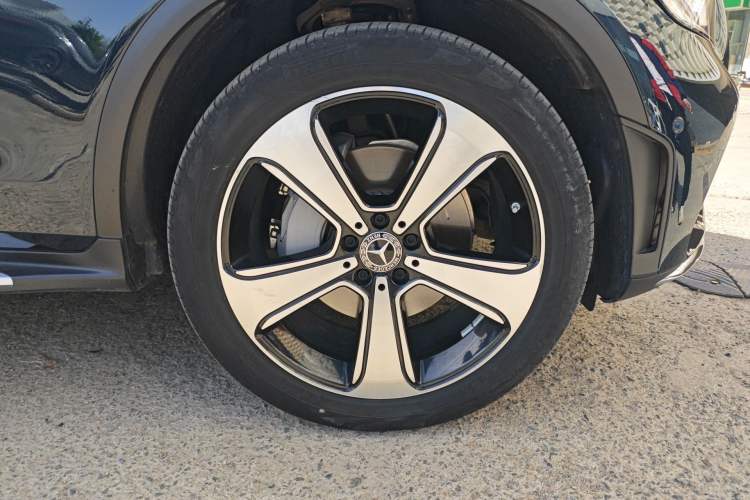 Used Mercedes-Benz GLC 2022 Refreshed GLC 300 L 4MATIC Dynamic Edition Prestige Version Right Front Wheel Hub