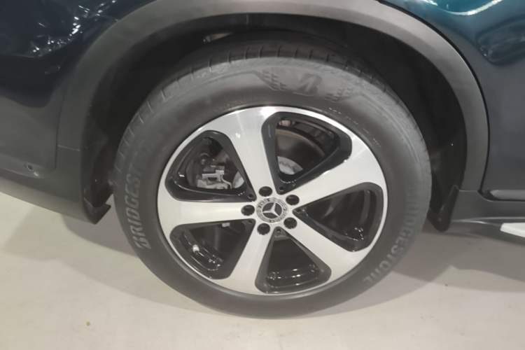 Used Mercedes-Benz GLC 2022 Facelifted GLC 260 L 4MATIC Dynamic Edition Right Rear Wheel Hub