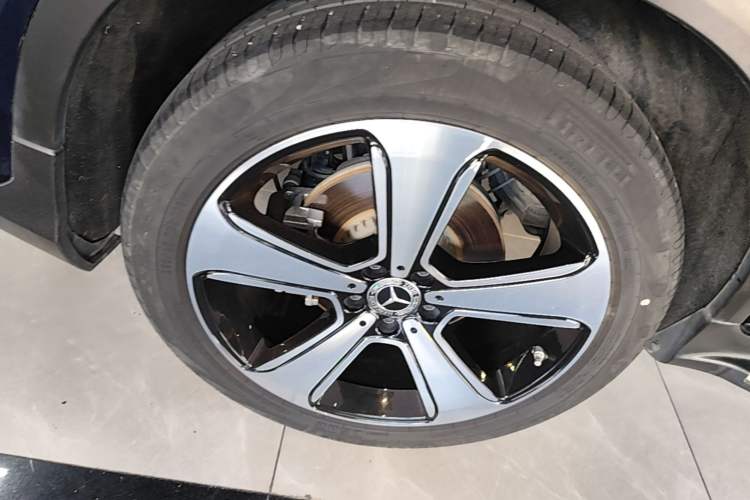 Used Mercedes-Benz GLC 2022 Refreshed GLC 300 L 4MATIC Dynamic Edition Prestige Version Right Rear Wheel Hub