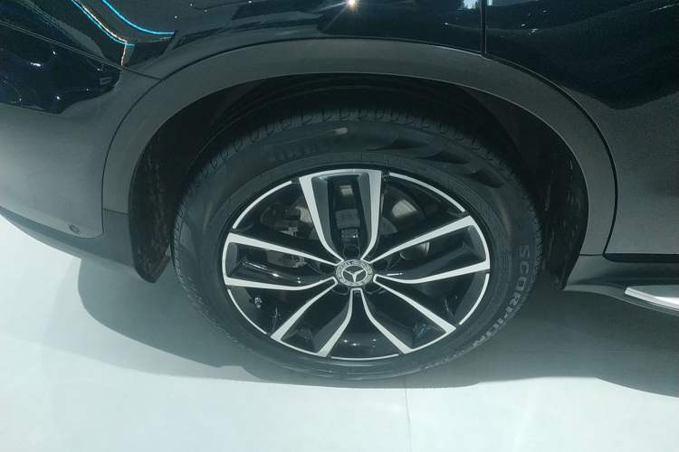 Used Mercedes-Benz GLC 2022 Refreshed GLC 300 L 4MATIC Dynamic Edition Right Rear Wheel Hub
