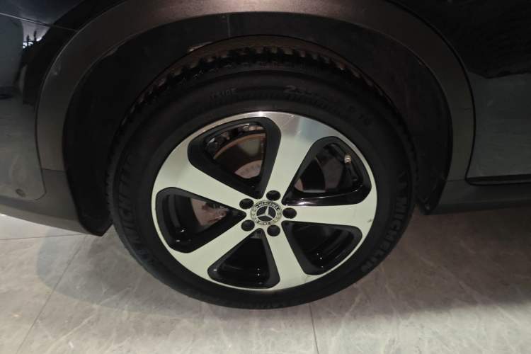 Used Mercedes-Benz GLC 2022 Refreshed GLC 260 L 4MATIC Dynamic Edition Right Rear Wheel Hub