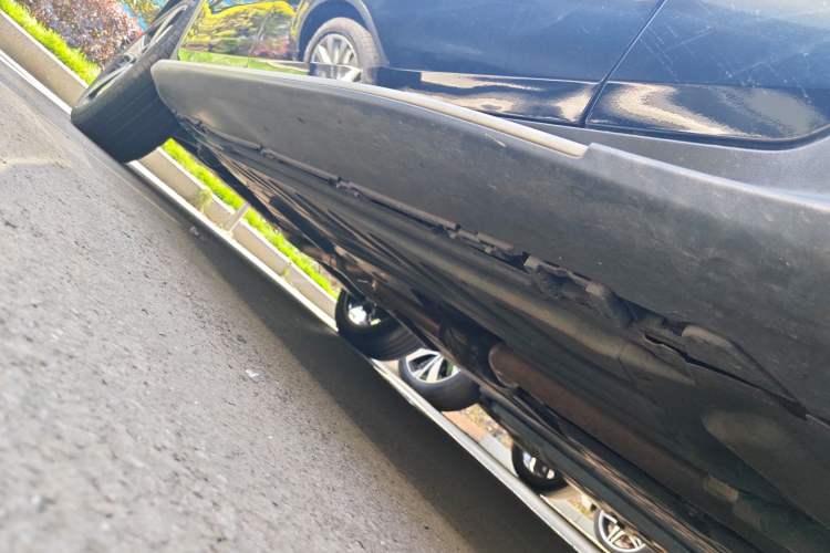 Used Mercedes-Benz GLC 2022 Refreshed GLC 300 L 4MATIC Dynamic Edition Prestige Version Right Side Sill