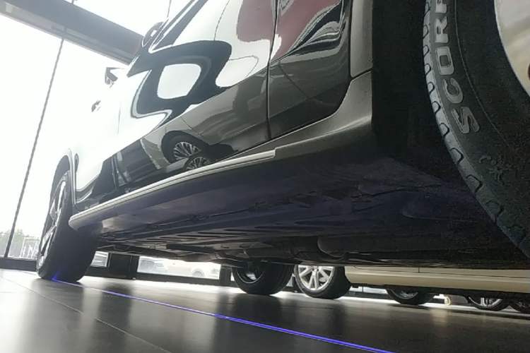 Used Mercedes-Benz GLC 2022 Refreshed GLC 300 L 4MATIC Dynamic Edition Prestige Version Right Side Sill
