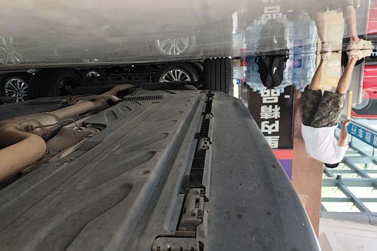 Used Mercedes-Benz GLC 2022 Refreshed GLC 300 L 4MATIC Dynamic Edition Prestige Version Right Side Sill