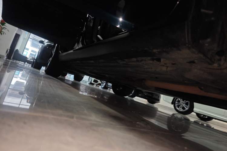 Used Mercedes-Benz GLC 2022 Refreshed GLC 260 L 4MATIC Dynamic Edition Right Side Sill