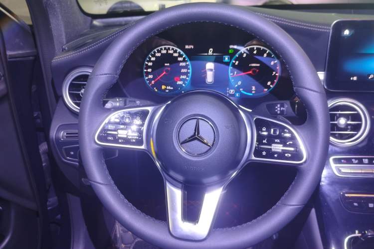 Used Mercedes-Benz GLC 2022 Facelifted GLC 260 L 4MATIC Dynamic Edition Steering Wheel