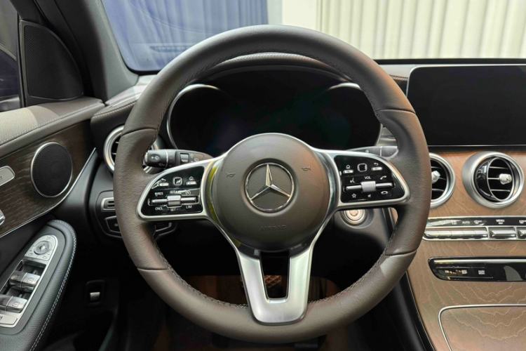 Used Mercedes-Benz GLC 2022 Second Facelift GLC 260 L 4MATIC Luxury Edition Steering Wheel