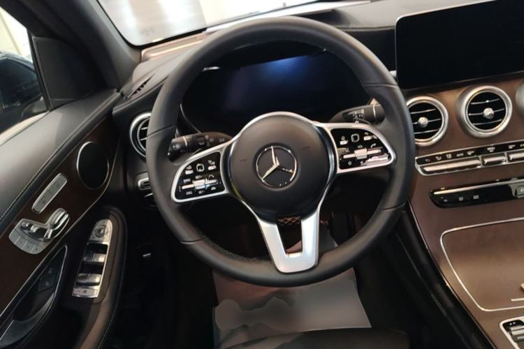 Used Mercedes-Benz GLC 2022 Refreshed GLC 300 L 4MATIC Dynamic Edition Steering Wheel