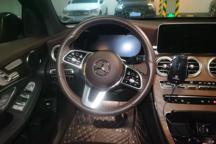 Used Mercedes-Benz GLC 2022 GLC 300 L 4MATIC Dynamic Model Steering Wheel