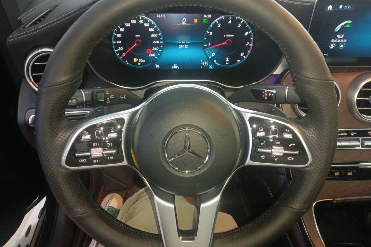 Used Mercedes-Benz GLC 2022 Refreshed GLC 300 L 4MATIC Dynamic Edition Steering Wheel