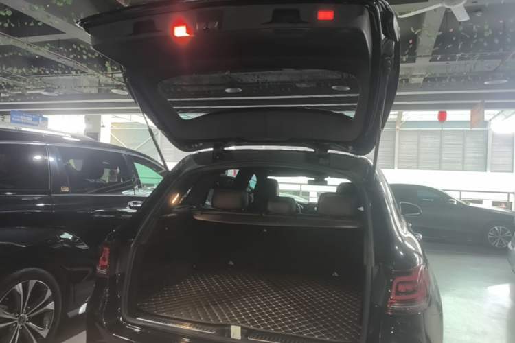 Used Mercedes-Benz GLC 2022 Facelifted GLC 260 L 4MATIC Dynamic Edition Trunk