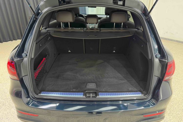 Used Mercedes-Benz GLC 2022 Second Facelift GLC 260 L 4MATIC Luxury Edition Trunk