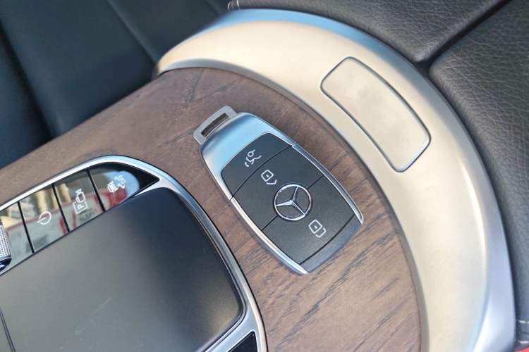 Used Mercedes-Benz GLC 2022 Refreshed GLC 300 L 4MATIC Dynamic Edition Prestige Version Vehicle Key