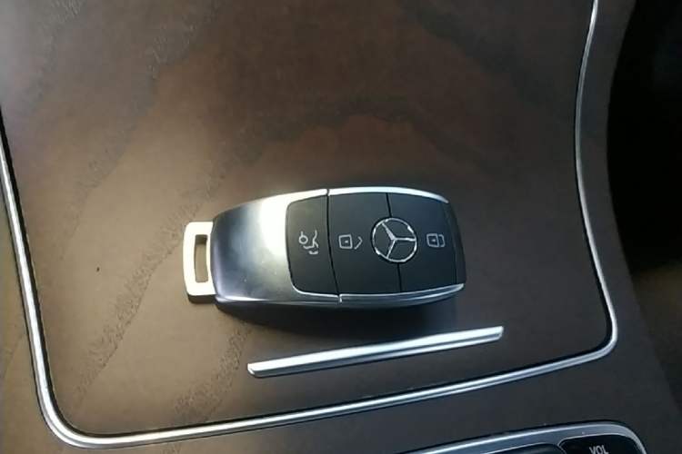 Used Mercedes-Benz GLC 2022 Refreshed GLC 300 L 4MATIC Dynamic Edition Prestige Version Vehicle Key