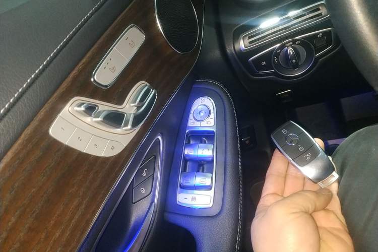 Used Mercedes-Benz GLC 2022 Refreshed GLC 300 L 4MATIC Dynamic Edition Vehicle Key