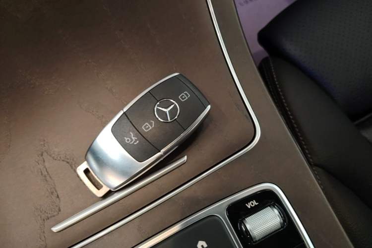 Used Mercedes-Benz GLC 2022 Refreshed GLC 300 L 4MATIC Dynamic Edition Vehicle Key