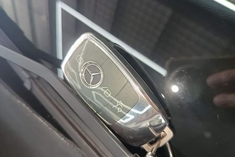 Used Mercedes-Benz GLC 2022 GLC 260 L 4MATIC Luxury Model Vehicle Key