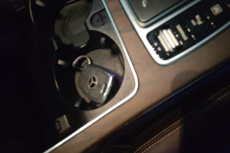 Used Mercedes-Benz GLC 2022 GLC 260 L 4MATIC Luxury Model Vehicle Key