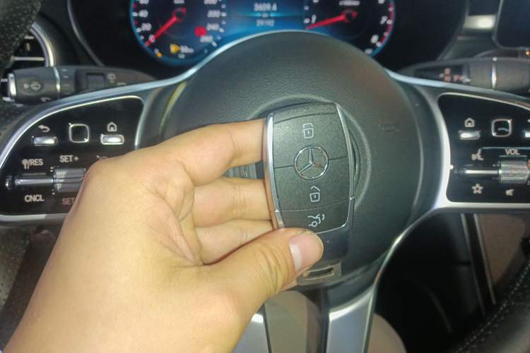 Used Mercedes-Benz GLC 2022 Refreshed GLC 300 L 4MATIC Dynamic Edition Vehicle Key