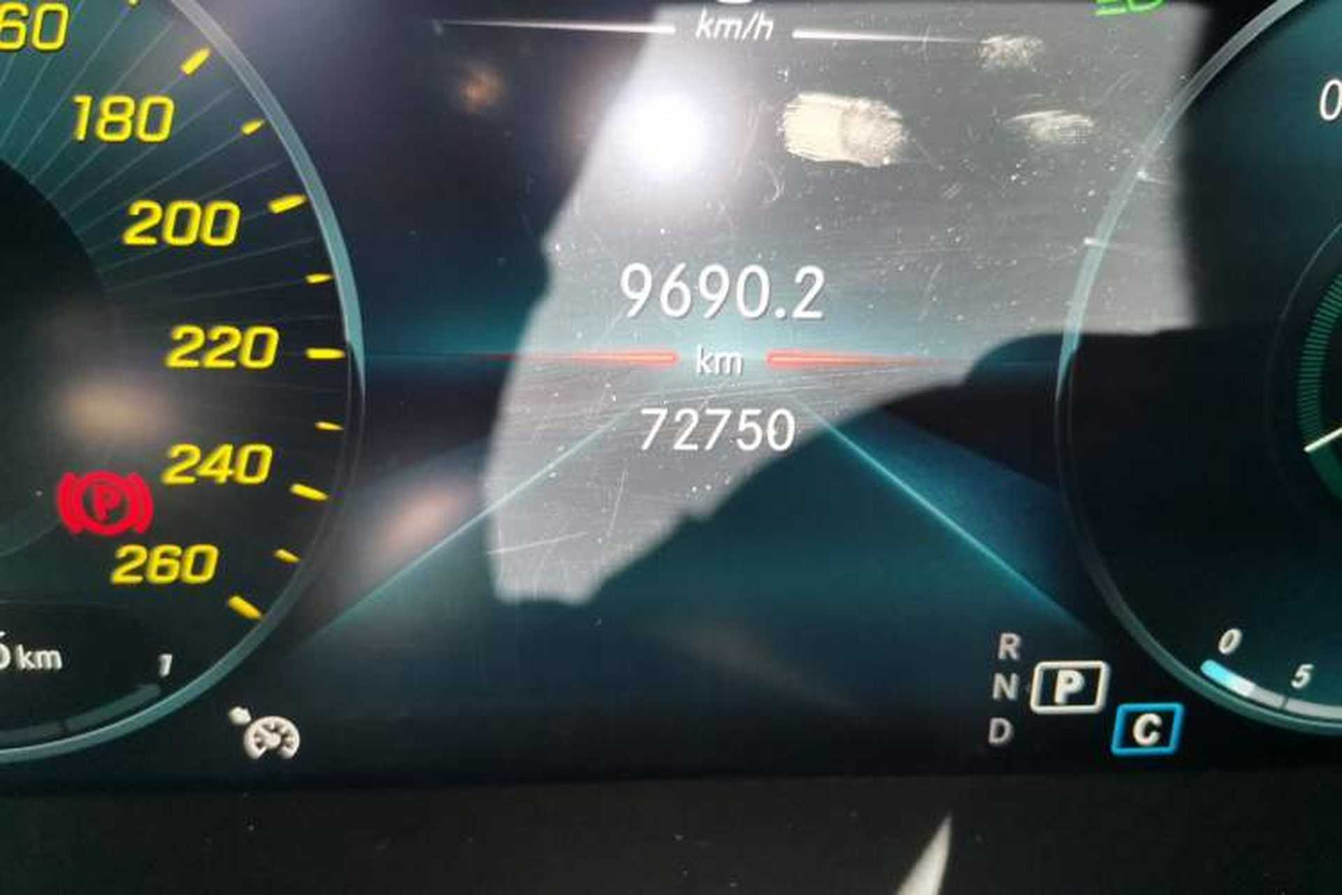 Used Mercedes-Benz GLC 2022 GLC 300 L 4MATIC Dynamic Edition Prestige Model Odometer Close Up