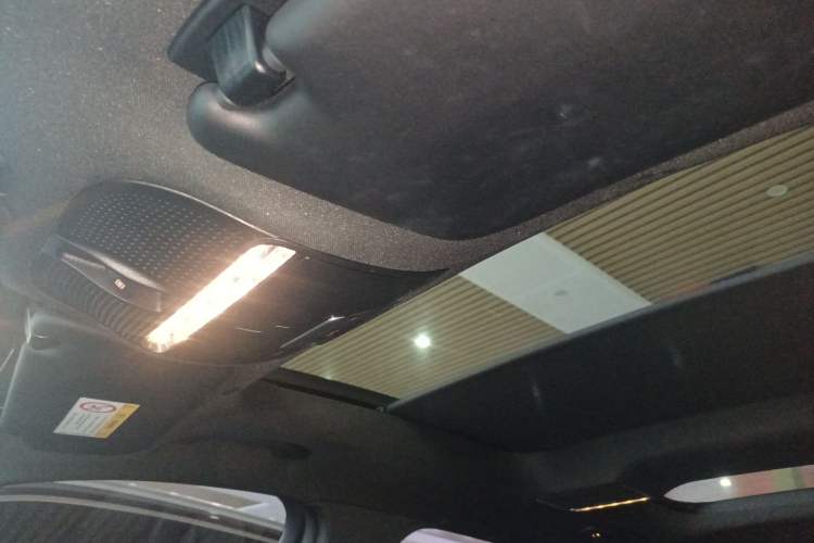 Used Mercedes-Benz GLC 2022 Facelifted GLC 260 L 4MATIC Dynamic Edition Headliner