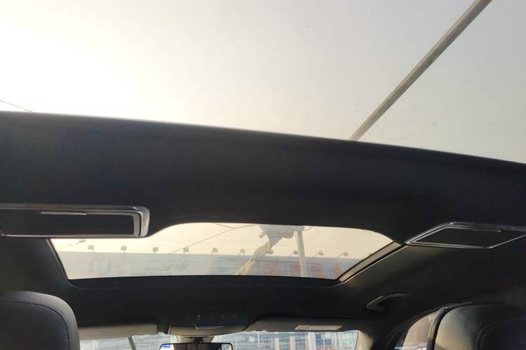 Used Mercedes-Benz GLC 2022 Refreshed GLC 300 L 4MATIC Dynamic Edition Prestige Version Headliner