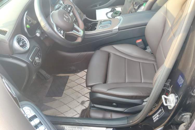 Used Mercedes-Benz GLC 2022 Refreshed GLC 300 L 4MATIC Dynamic Edition Prestige Version Left Front Seat