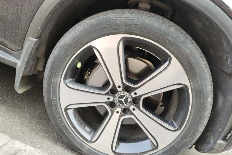 Used Mercedes-Benz GLC 2022 GLC 300 L 4MATIC Dynamic Edition Prestige Model Right Front Wheel Hub