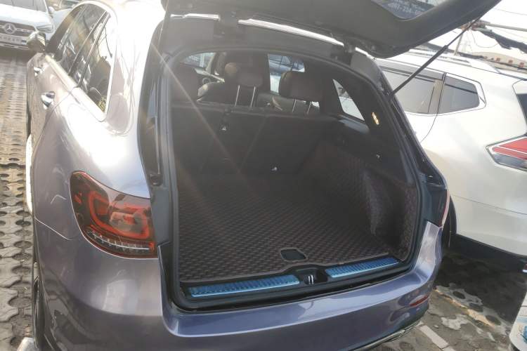 Used Mercedes-Benz GLC 2022 Refreshed GLC 300 L 4MATIC Dynamic Edition Prestige Version Trunk