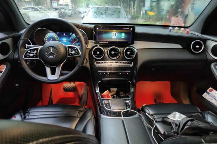 Used Mercedes-Benz GLC 2022 Second Facelift GLC 260 L 4MATIC Dynamic Edition Center Console