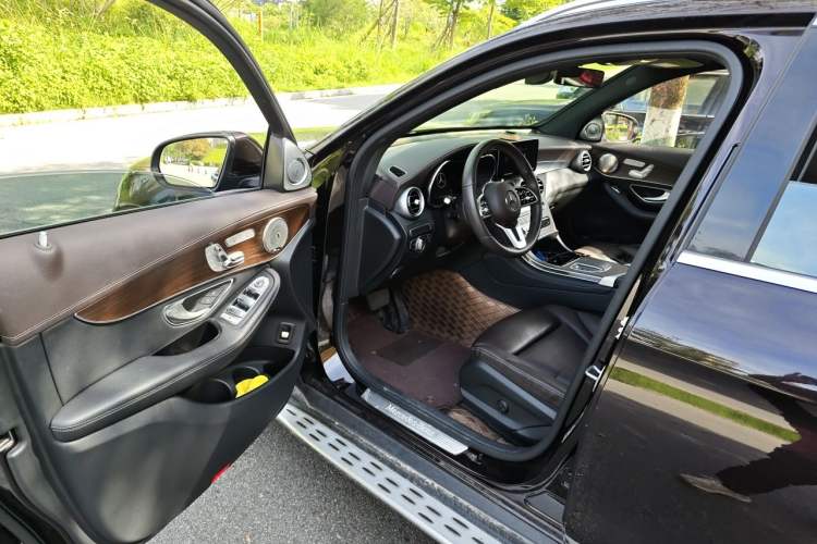 Used Mercedes-Benz GLC 2022 Refreshed GLC 300 L 4MATIC Dynamic Edition Driver Seat