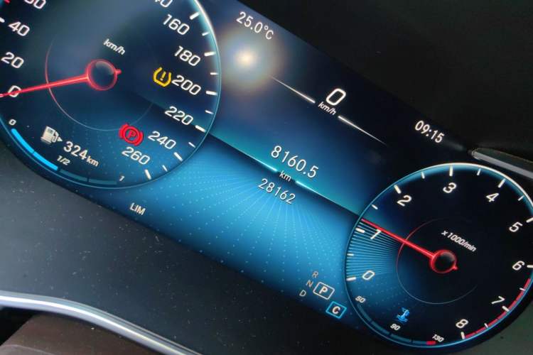 Used Mercedes-Benz GLC 2022 Second Facelift GLC 260 L 4MATIC Dynamic Edition Odometer Close Up
