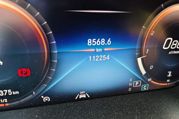 Used Mercedes-Benz GLC 2022 Refreshed GLC 300 L 4MATIC Dynamic Edition Odometer Close Up