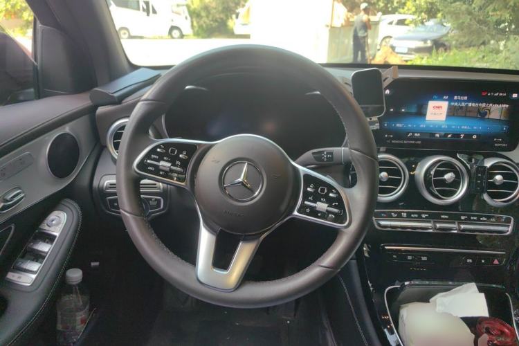 Used Mercedes-Benz GLC 2022 Second Facelift GLC 260 L 4MATIC Dynamic Edition Steering Wheel