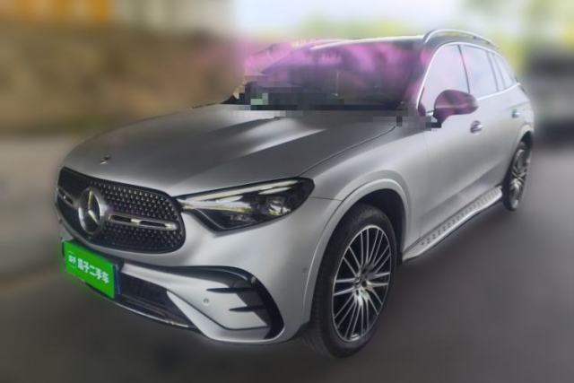 Ojetý Mercedes-Benz GLC 2.0-liter gasoline, automatic transmission, seven seats