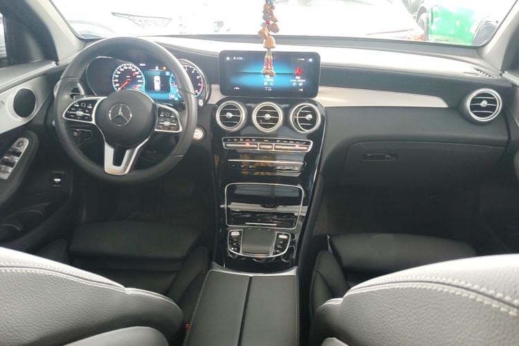 Used Mercedes-Benz GLC 2022 Facelifted GLC 260 L 4MATIC Dynamic Edition Center Console