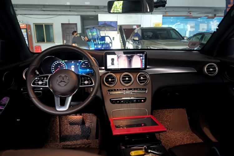 Used Mercedes-Benz GLC 2022 Second Facelift GLC 260 L 4MATIC Luxury Edition Center Console